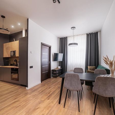 ריגה Lienes Iela Gem 1Br Apartment With Fireplace In Historic Unesco Center מראה חיצוני תמונה
